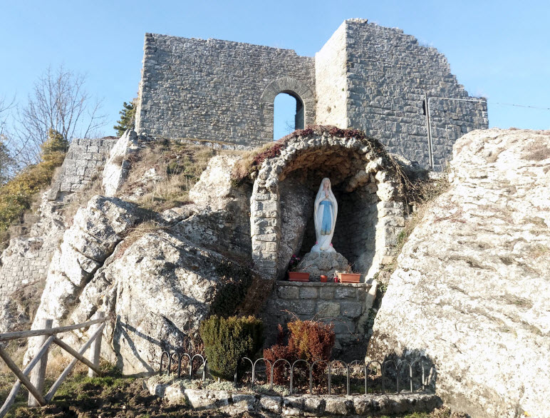 Castello del conte Orlando Cattani, Italy